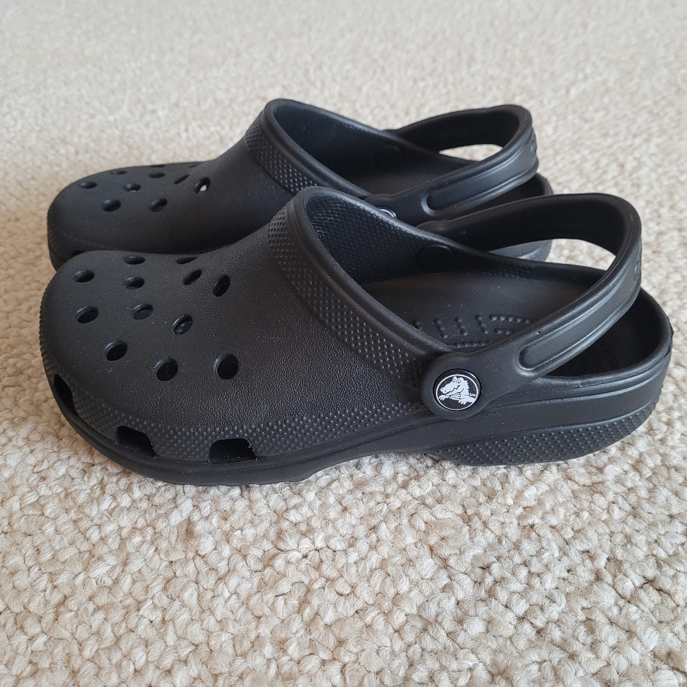 Crocs Classic Adult Clogs Color-Black Size-W7 M5 SlipOn Waterproof Comfort.